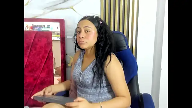 Tiana_hots webcam