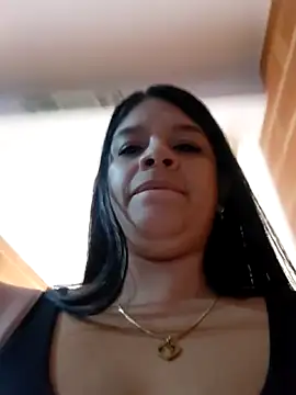 Layla-daring webcam