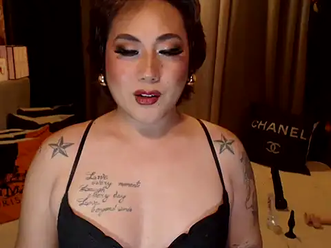 YourMistressAggy webcam