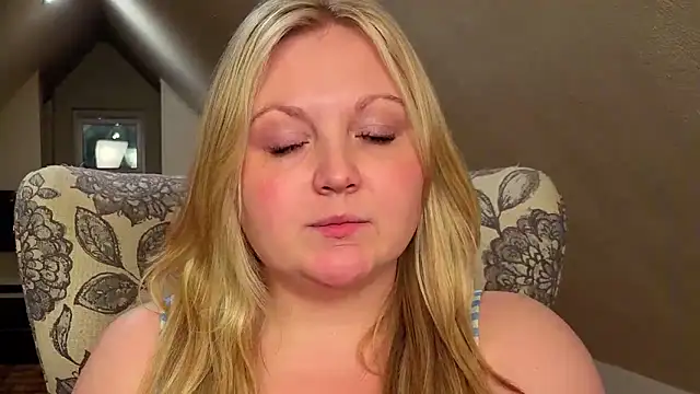 PhatAssBlond webcam