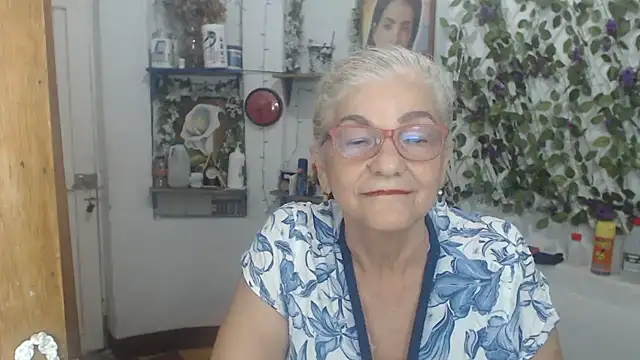 FunnyGrandma webcam