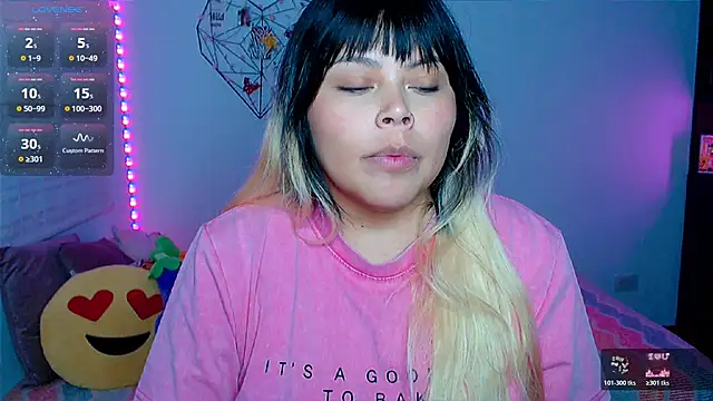 EllieMoonX webcam