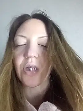 KattyLuuu webcam