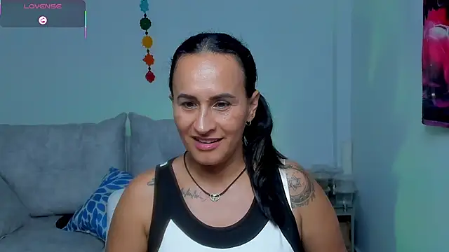 Sara_Charmy webcam