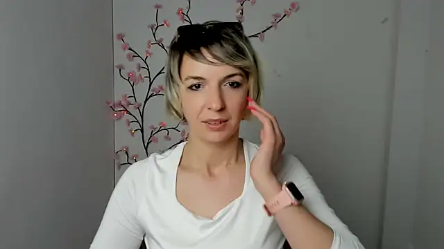 Lana_Foxyy webcam