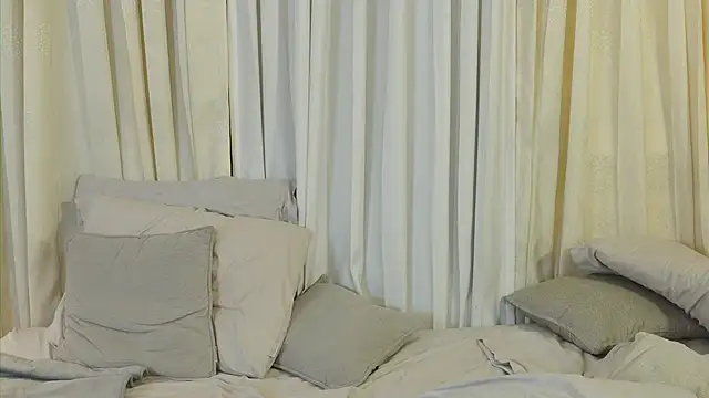 Mia_and_Belmonth webcam