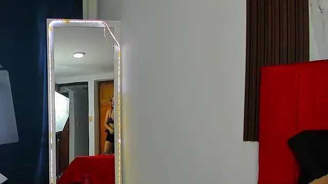 Bella_Storm01 webcam