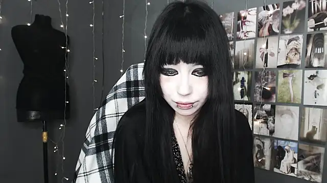 lucy8bit webcam