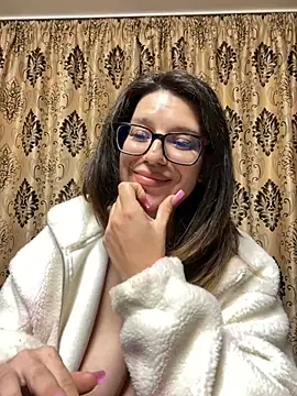 NadiraNoor webcam