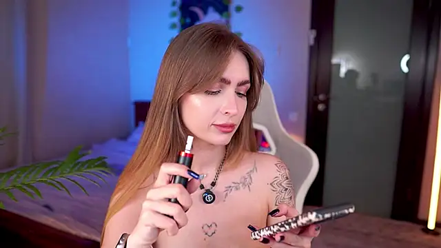 kamila_icee (F young) - make me naked and wet