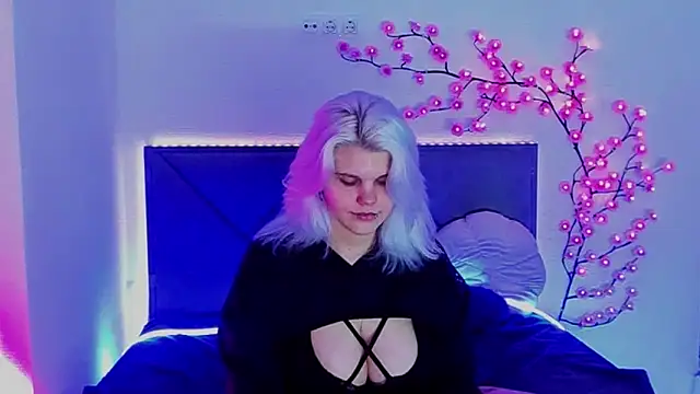 JoannLowe webcam