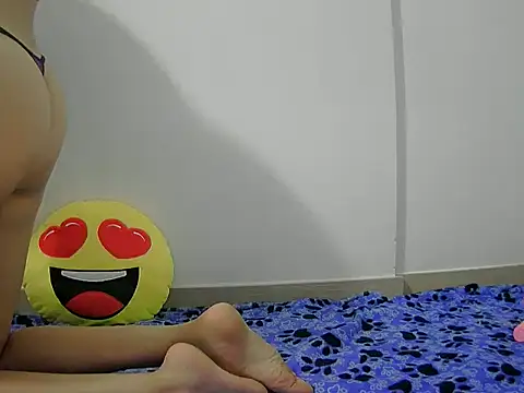 selenegrey (F young) - show oil and fuck toy