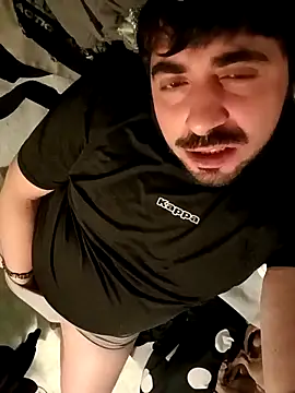 bear_skinny webcam