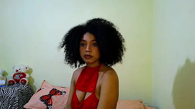 Larita_curly webcam