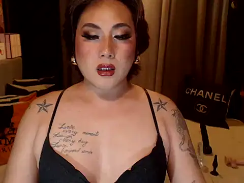 YourMistressAggy webcam