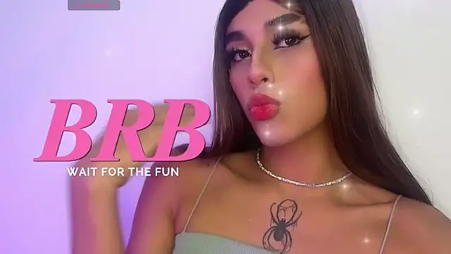 Ari_Miaxx webcam