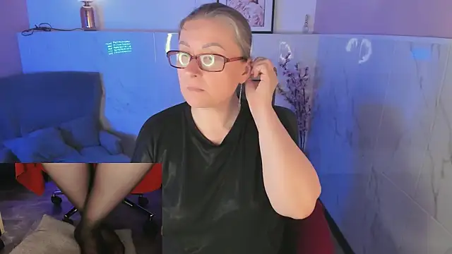 Alexandra_Kind webcam