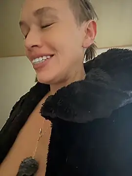 MARILYNMADELENAKOVANOVA webcam
