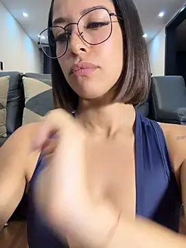 luvely_unique_ webcam