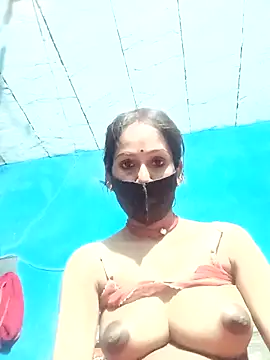 Nandani-758 webcam