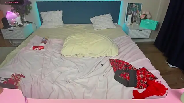 BritneyLix webcam