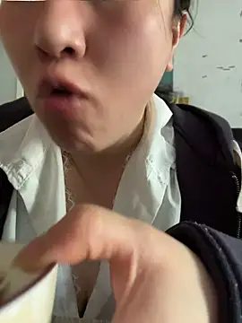 liqinqin-5201 - Liqinqin-5201's free webcam - UK Sex Cams