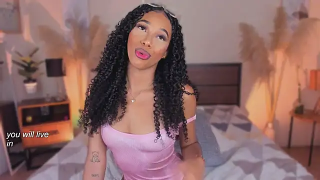 KaryMooon webcam