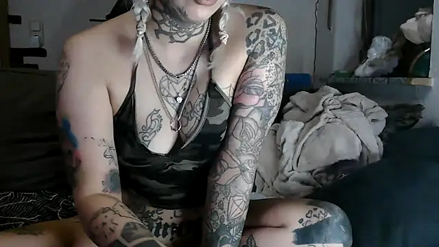 RoxxyInk webcam