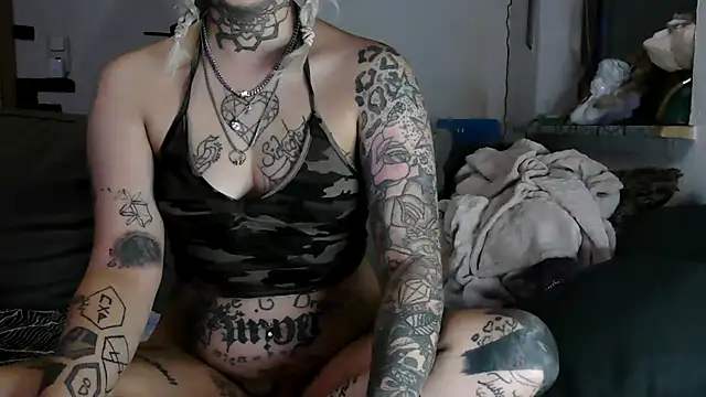 RoxxyInk webcam
