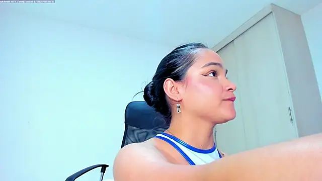 monica_little23 webcam