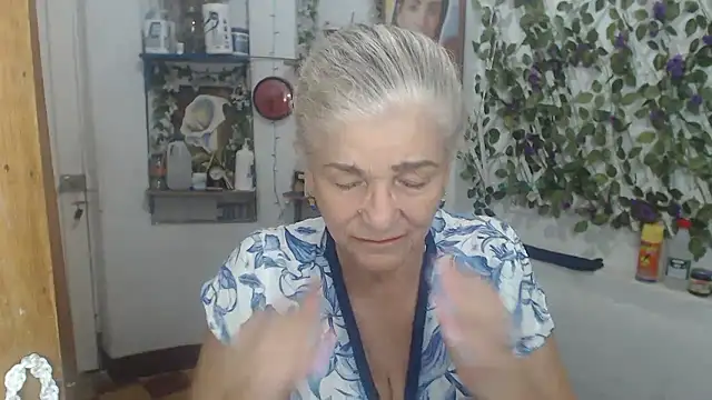 FunnyGrandma webcam