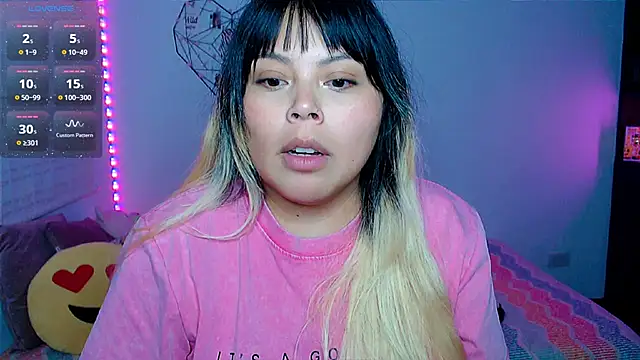 EllieMoonX webcam