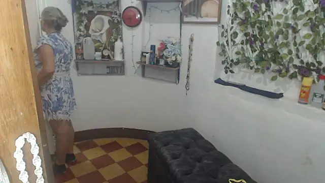 FunnyGrandma webcam