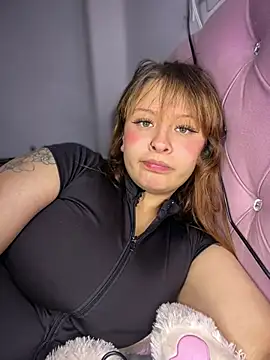 CharlotteUwU__ webcam
