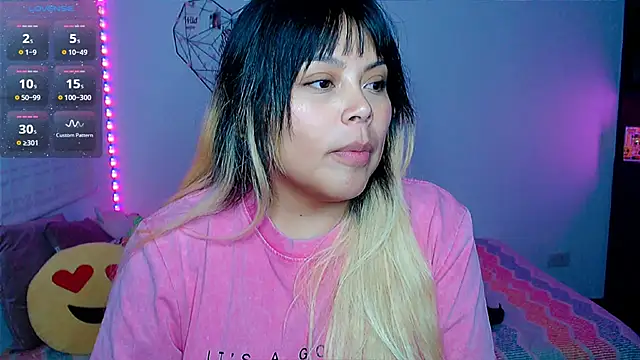 EllieMoonX webcam