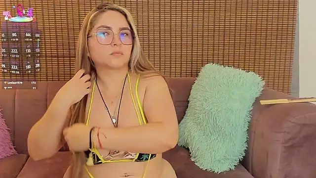 amberr_mooon webcam