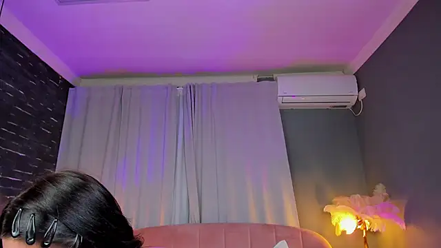 AmedeeaBanks webcam