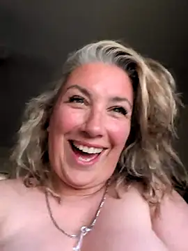 Canadian_BBW webcam