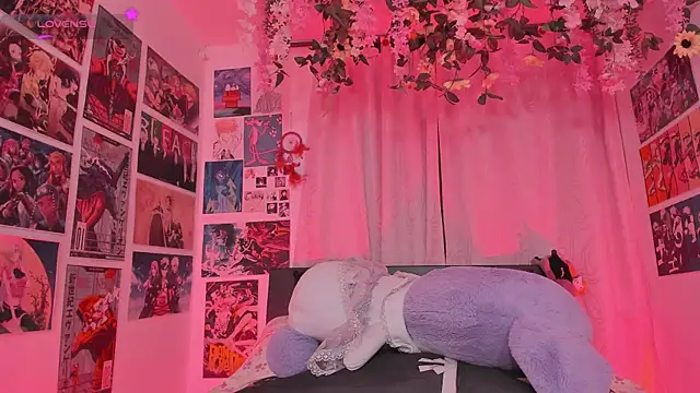 MissCurvyTop webcam