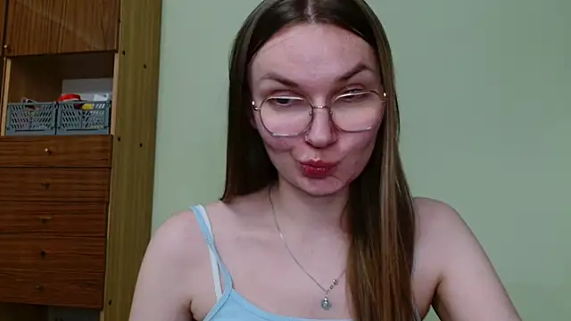 LooveELLYx webcam