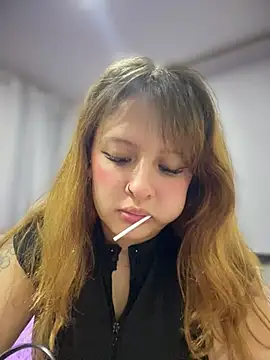 CharlotteUwU__ webcam