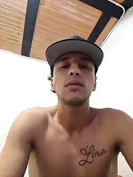 Santi2323xxX webcam