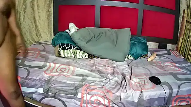 Exotic_FreakyQueen webcam