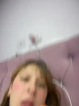 CharlotteUwU__ webcam