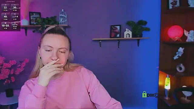 mila_glow1 webcam
