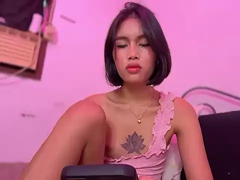 YougotLara webcam