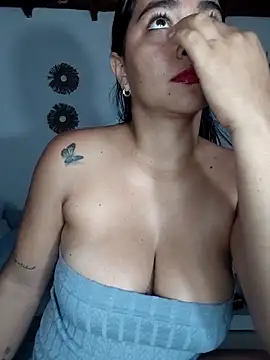 Webcam Model (alison_villalobo)  is live.Free join now!