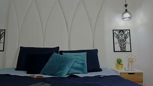 Mia_Reyesjs webcam