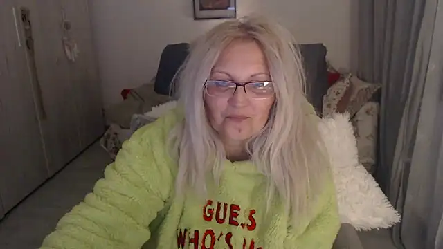 Divineblond webcam
