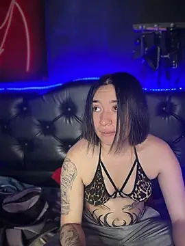Webcam Model (Sophie_LS) is live